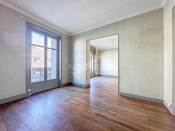 Nantes Cité des Congrès - En Vente ! Charme de l'ancien pour cet appartement de 3 chambres.