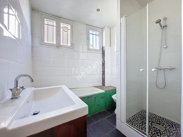 Nantes Cité des Congrès - En Vente ! Charme de l'ancien pour cet appartement de 3 chambres.