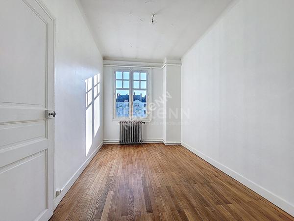 Nantes Cité des Congrès - En Vente ! Charme de l'ancien pour cet appartement de 3 chambres.