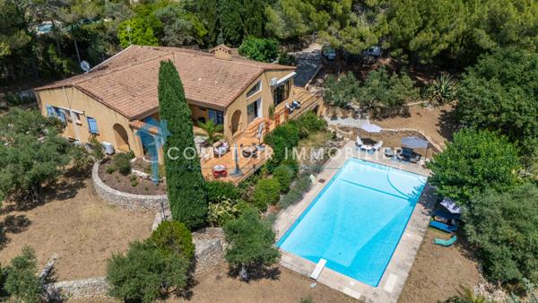 Villa
                                                                                                                                                                                                                                                                                                                        8 pièce(s)                                                                                                                                                                                                          4 chambre(s)                                                                                                                                                                                                          263  m²