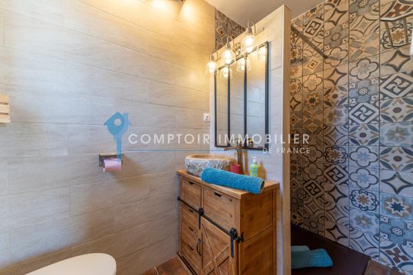 Villa
                                                                                                                                                                                                                                                                                                                        8 pièce(s)                                                                                                                                                                                                          4 chambre(s)                                                                                                                                                                                                          263  m²