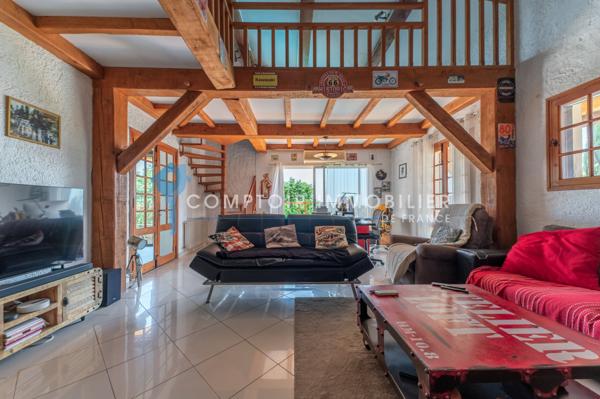 Villa
                                                                                                                                                                                                                                                                                                                        8 pièce(s)                                                                                                                                                                                                          4 chambre(s)                                                                                                                                                                                                          263  m²