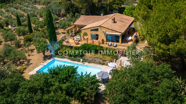 Villa
                                                                                                                                                                                                                                                                                                                        8 pièce(s)                                                                                                                                                                                                          4 chambre(s)                                                                                                                                                                                                          263  m²