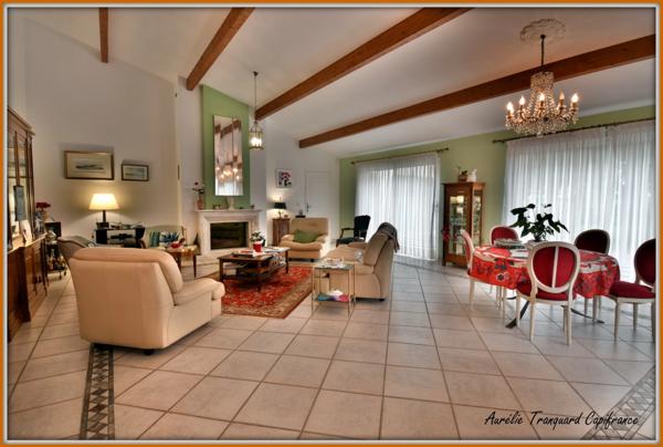 Maison à vendre 6 pièces de PLAIN-PIED sur une parcelle d'environ 5940m² avec 3 suites parentales.