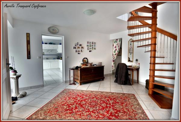 Maison à vendre 6 pièces de PLAIN-PIED sur une parcelle d'environ 5940m² avec 3 suites parentales.