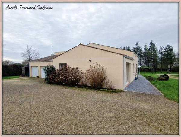 Maison à vendre 6 pièces de PLAIN-PIED sur une parcelle d'environ 5940m² avec 3 suites parentales.