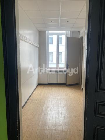 Bureaux à vendre Lille - RDC 150 m², accessibilité PMR, stationnement facile et emplacement stratégique