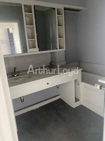 Bureaux à vendre Lille - RDC 150 m², accessibilité PMR, stationnement facile et emplacement stratégique