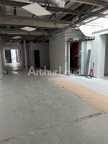 Bureaux à vendre Lille - RDC 150 m², accessibilité PMR, stationnement facile et emplacement stratégique
