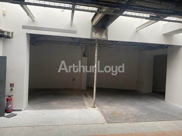 Bureaux à vendre Lille - RDC 150 m², accessibilité PMR, stationnement facile et emplacement stratégique