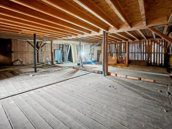 Maison à rénover – 76 m² habitables + 260 m² de dépendances