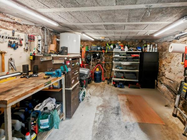 Maison à rénover – 76 m² habitables + 260 m² de dépendances