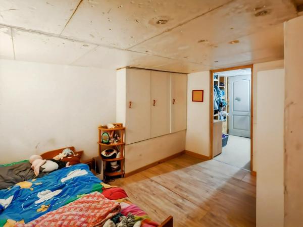 Maison à rénover – 76 m² habitables + 260 m² de dépendances