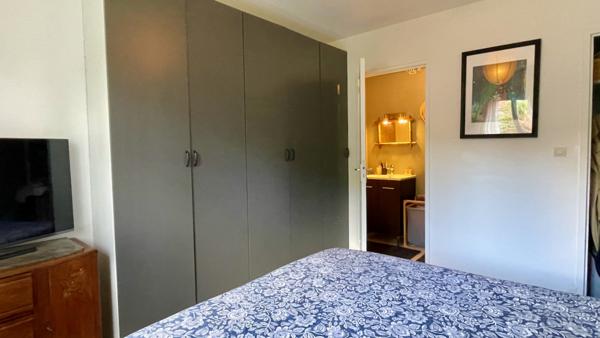 Maison
                                                                                                                                                                                                                                                                                                                        8 pièce(s)                                                                                                                                                                                                          5 chambre(s)                                                                                                                                                                                                          133  m²
