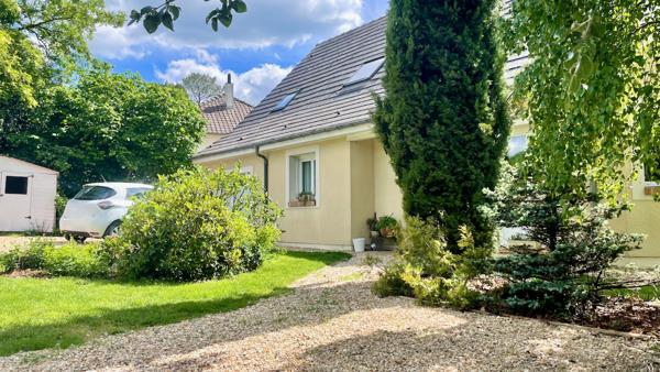 Maison
                                                                                                                                                                                                                                                                                                                        8 pièce(s)                                                                                                                                                                                                          5 chambre(s)                                                                                                                                                                                                          133  m²