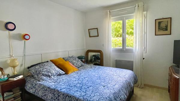 Maison
                                                                                                                                                                                                                                                                                                                        8 pièce(s)                                                                                                                                                                                                          5 chambre(s)                                                                                                                                                                                                          133  m²