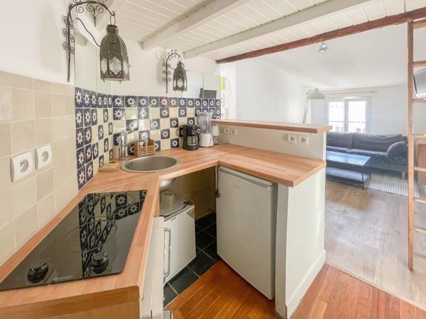 Paris 9ème - À VENDRE - Beau studio meublé en mezzanine de 26,28 m²