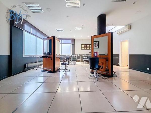 À vendre - Murs commerciaux situés sur les quais à Quimper

Rare sur le secteur !
Découvrez ...