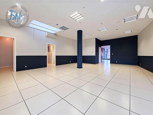 À vendre - Murs commerciaux situés sur les quais à Quimper

Rare sur le secteur !
Découvrez ...