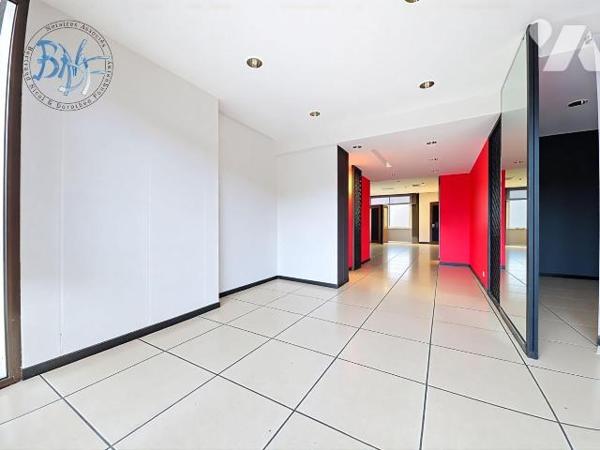 À vendre - Murs commerciaux situés sur les quais à Quimper

Rare sur le secteur !
Découvrez ...