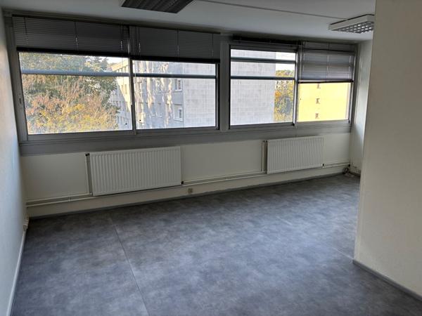 A LOUER BUREAUX LAXOU - 61 m²
