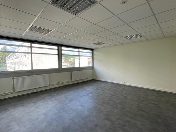 A LOUER BUREAUX LAXOU - 61 m²