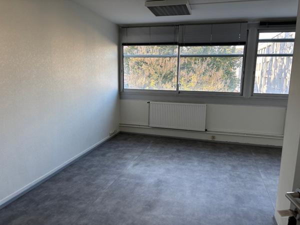 A LOUER BUREAUX LAXOU - 61 m²