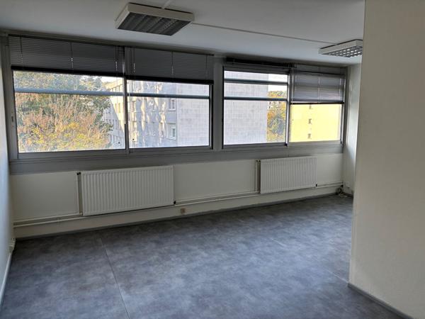 A LOUER BUREAUX LAXOU - 61 m²