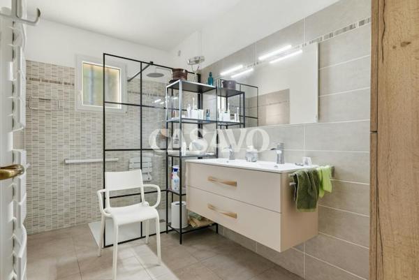Vente Maison 5 pièces de 125m² - 13540 Aix-en-Provence