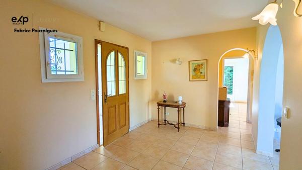 Maison contemporaine de plain-pied, environnement privilégié.