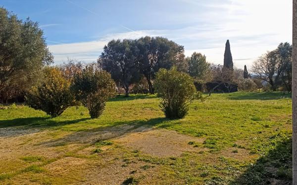 Maison à vendre    4 pièces •  Uzès