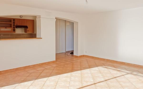 Maison à vendre    4 pièces •  Uzès