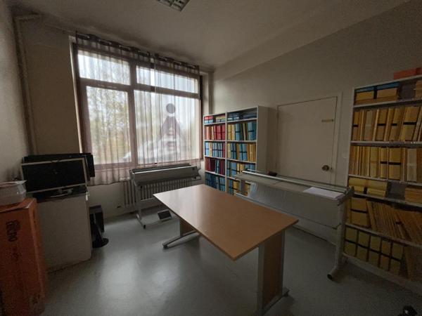 Locaux professionnels avec garage