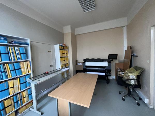 Locaux professionnels avec garage