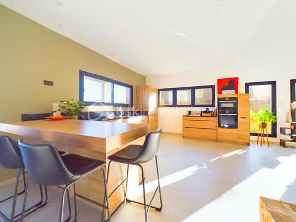 Maison contemporaine de 221 m²