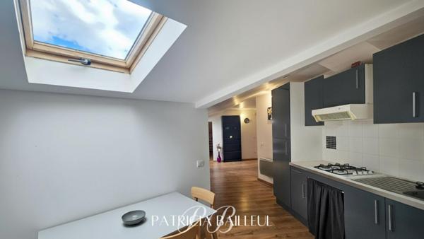 Maison de plain-pied avec piscine couverte et 2 appartements à Alenya