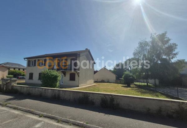 Vente
                Maison120 m² - 6 Pièces -
                    REVIGNY SUR ORNAIN (55800)