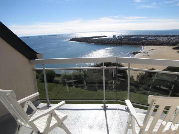 SAINT-QUAY-PORTRIEUX - SPACIEUX APPARTEMENT AVEC VUE MER IMPRENABLE