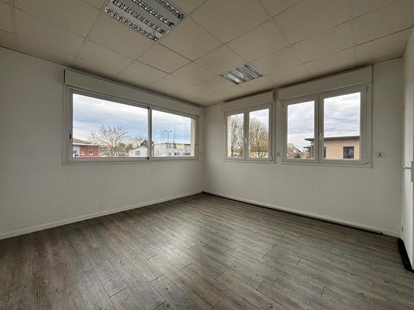 Local professionnel à louer à Agen Sud !