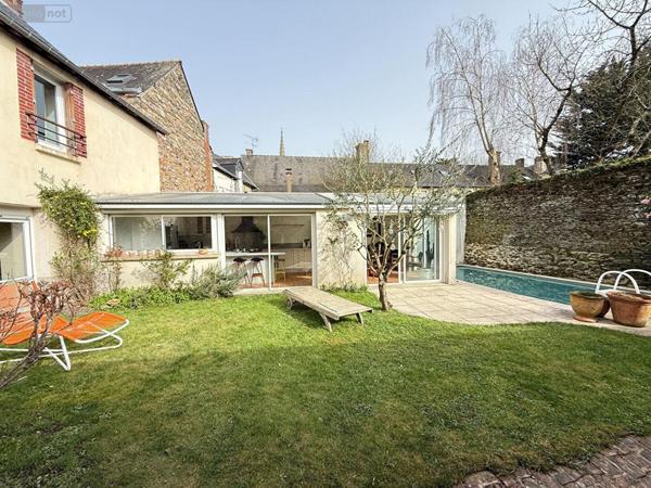 Maison à vendre à Acigné en Ille-et-Vilaine (35690), ref : CG70   
centre bourg