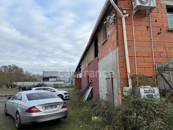 Local d'activité avec bureau à vendre CASTELGINEST (31)
