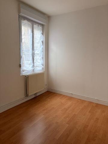 A LOUER APPARTEMENT PROCHE GARE ET CENTRE VILLE DE ST QUENTIN