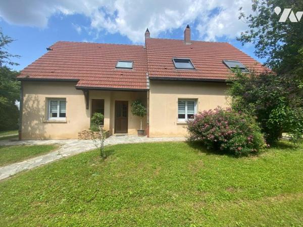 GY (70) - MAISON SPACIEUSE de 227 m²  et SES ANNEXES édifiée sur plus de 47 ares 