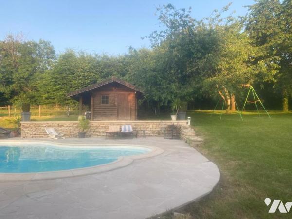GY (70) - MAISON SPACIEUSE de 227 m²  et SES ANNEXES édifiée sur plus de 47 ares 