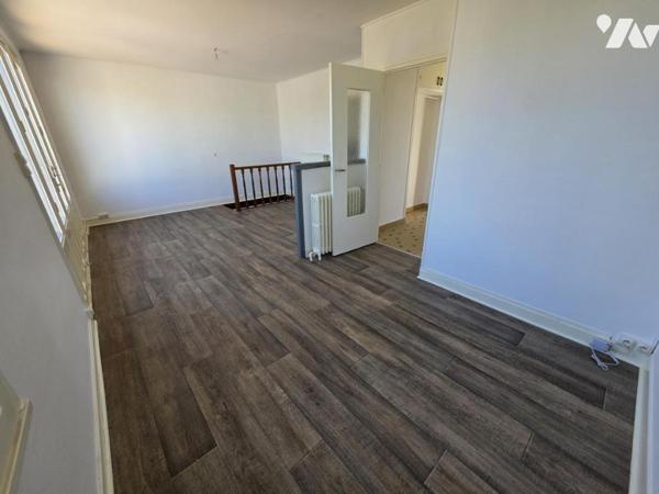 45200 AMILLY - Maison sur sous-sol