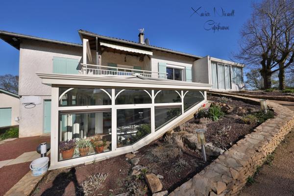 Maison à vendre 8 pièces proche de PONT DE VAUX (01)