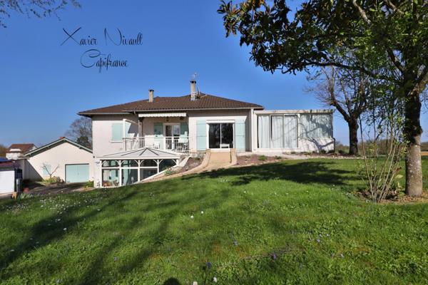 Maison à vendre 8 pièces proche de PONT DE VAUX (01)