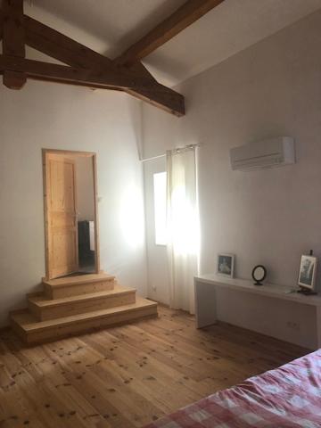 Maison entièrement reconstruite - terrasse, jardin, parking - séparable en deux - accès rivière Vals-les-Bains (07600)