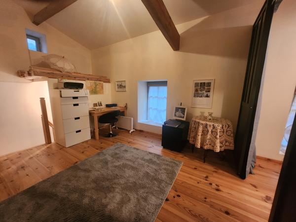 Maison entièrement reconstruite - terrasse, jardin, parking - séparable en deux - accès rivière Vals-les-Bains (07600)