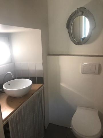 Maison entièrement reconstruite - terrasse, jardin, parking - séparable en deux - accès rivière Vals-les-Bains (07600)